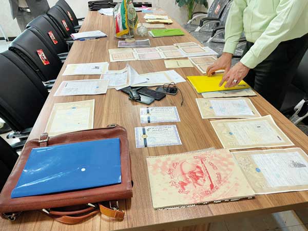 جزئیات کلاهبرداری 1000 میلیاردی در دفترچه آبی (+تصاویر) جزئیات کلاهبرداری 1000 میلیاردی در دفترچه آبی (+تصاویر)