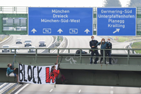 لحظات مهم خبری و غیرخبری اخیر در سراسر جهان (تصاویر) لحظات مهم خبری و غیرخبری اخیر در سراسر جهان (تصاویر)