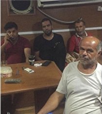 نجات 5خدمه لنج تجاری در آب های سیری