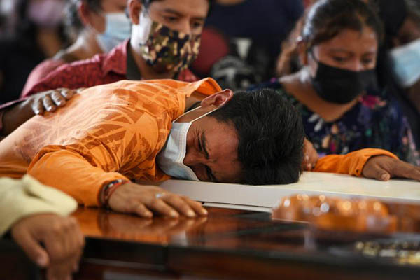 وضعیت ناگوار مردم زلزله زده هائیتی (گزارش تصویری)