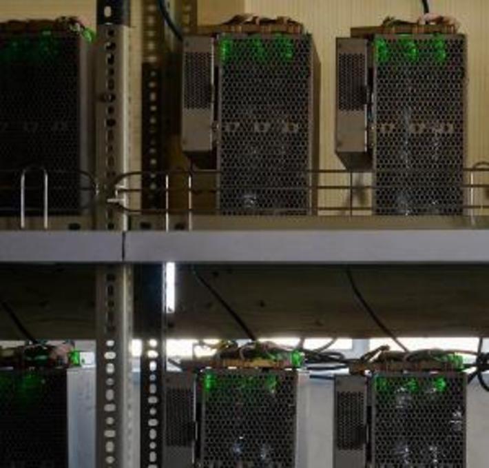 فرمانده انتظامی شهرستان بندرعباس از کشف 6 دستگاه استخراج ارز دیجیتال به ارزش یک میلیارد و200میلیون ریال در این شهرستان خبر داد. 