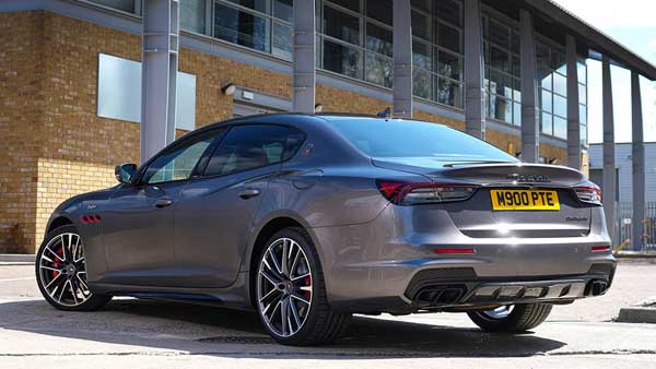 تجربه رانندگی با نیزه سه شاخ ایتالیایی (+عکس) تجربه رانندگی با نیزه سه شاخ ایتالیایی (+عکس)