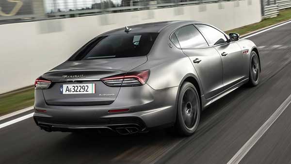 تجربه رانندگی با نیزه سه شاخ ایتالیایی (+عکس) تجربه رانندگی با نیزه سه شاخ ایتالیایی (+عکس)