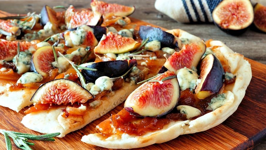 مواد اولیه معروف ترین پیتزاهای ایتالیا مواد اولیه معروف ترین پیتزاهای ایتالیا