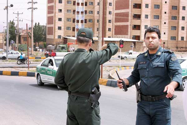 نبرد خونین با اشرار (+عکس)