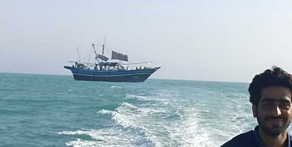 نجات شناور حادثه دیده پاکستانی در آبهای جاسک (+عکس) نجات شناور حادثه دیده پاکستانی در آبهای جاسک (+عکس)