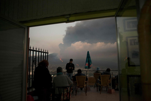 پیمودن 5 کشور با پای پیاده / فاجعه طبیعی اینگونه عادی شد (گزارش تصویری) پیمودن 5 کشور با پای پیاده / فاجعه طبیعی اینگونه عادی شد (گزارش تصویری)