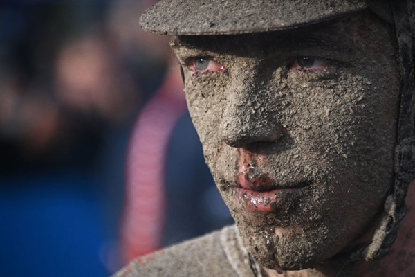 پیمودن 5 کشور با پای پیاده / فاجعه طبیعی اینگونه عادی شد (گزارش تصویری) پیمودن 5 کشور با پای پیاده / فاجعه طبیعی اینگونه عادی شد (گزارش تصویری)