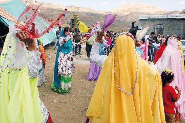 ای شاخ تر به رقص آ (+عکس)