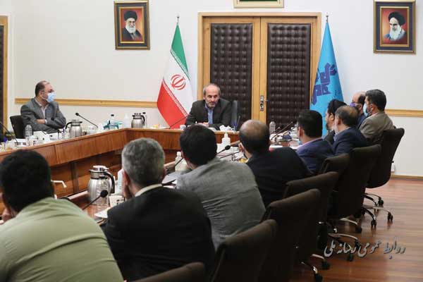 رئیس رسانه ملی با جمعی از شاعران دیدار کرد رئیس رسانه ملی با جمعی از شاعران دیدار کرد