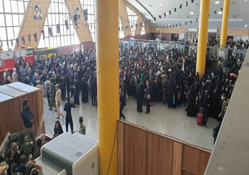 تردد زائران از مرز شلمچه امکانپذیر شد/ زائران دارای روادید اضطراری اجازه خروج دارند + تصاویر تردد زائران از مرز شلمچه امکانپذیر شد/ زائران دارای روادید اضطراری اجازه خروج دارند + تصاویر