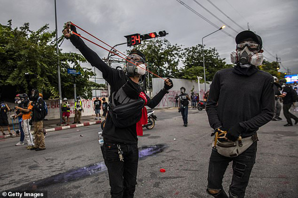 حمله رنگی! (تصاویر) حمله رنگی! (تصاویر)