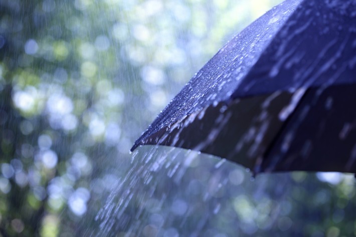 شرکت بریتانیایی «دیپ‌مایند» وابسته به گوگل، به‌تازگی از ابزار جدیدی رونمایی کرده است که می‌تواند با استفاده از فناوری هوش مصنوعی، وضعیت آب‌وهوایی و حتی میزان بارندگی را با دقت بسیار بالایی پیش‌بینی کند و به این ترتیب برای برنامه‌ریزی بهتر و مؤثرتر برای مواجهه با بارش‌های پیش‌رو مؤثر باشد.