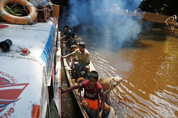 ساکنان این منطقه نمی دانند کرونا چیست (عکس)