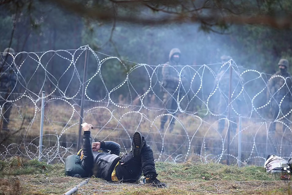 در مرز بلاروس و لهستان چه می گذرد؟ (تصاویر) در مرز بلاروس و لهستان چه می گذرد؟ (تصاویر)