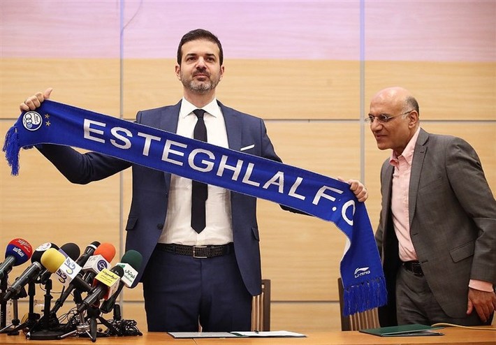 در قرارداد آندره‌آ استراماچونی با باشگاه استقلال بندی عجیب وجود دارد و عملاً قرارداد به سود مربی ایتالیایی بسته شده است.