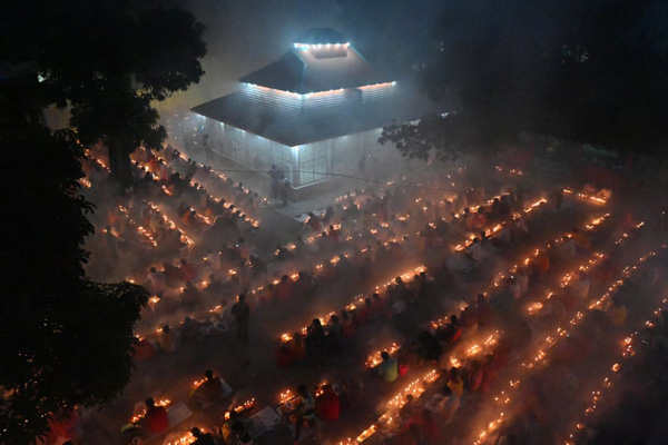 انهدام 40 هزار اسلحه / اسب های میلیون دلاری (گزارش تصویری)