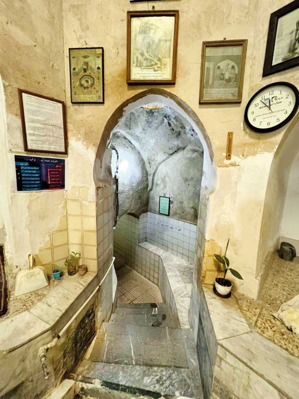 ملاقات با شاه طهماسب در حمام قبله (گزارش تصویری) ملاقات با شاه طهماسب در حمام قبله (گزارش تصویری)