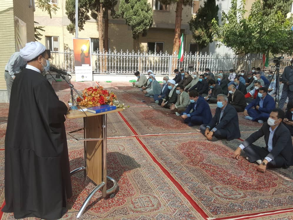 تاکید امام جمعه کرمان بر تواضع مدیران