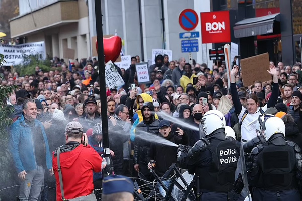 خشونت در اروپا به اوج رسید (تصاویر)