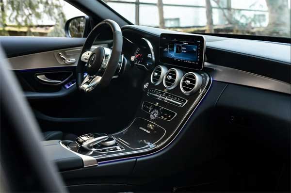 منهارت CR 700 واگن، یک مرسدس C63 S با ابهت (+عکس)