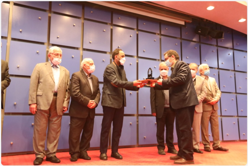 مدير روابط عمومي شركت بهره برداري متروي تهران برگزيده ملي شانزدهمين جشنواره ملي انتشارات شد