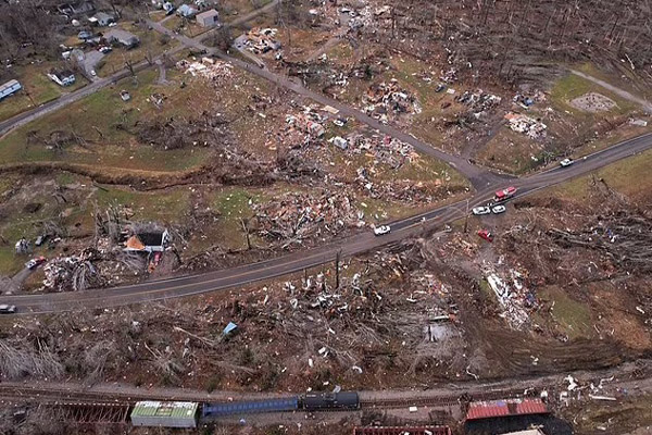 طولانی ترین طوفان تاریخ آمریکا جان 100 نفر را گرفت (گزارش تصویری) طولانی ترین طوفان تاریخ آمریکا جان 100 نفر را گرفت (گزارش تصویری)