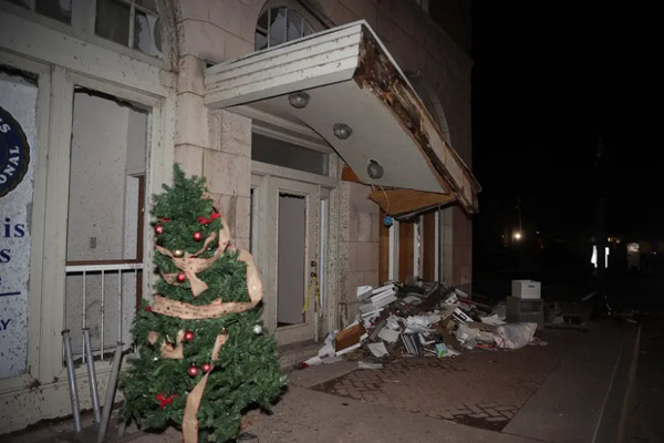 شهر به دست شورشیان افتاد / آوار روی آوار در کنتاکی آمریکا (گزارش تصویری)