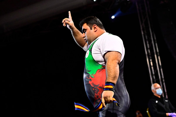 روزها کشاورزی می کنم؛ عصرها تمرین روزها کشاورزی می کنم؛ عصرها تمرین