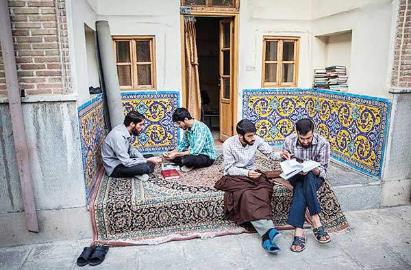 چشم تو را مباحثه میکردیم (گزارش تصویری) چشم تو را مباحثه میکردیم (گزارش تصویری)