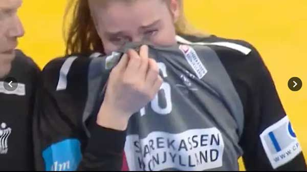 عکس باورنکردنی؛ یک سانتیمتر تا مغز دروازهبان (+عکس) عکس باورنکردنی؛ یک سانتیمتر تا مغز دروازهبان (+عکس)