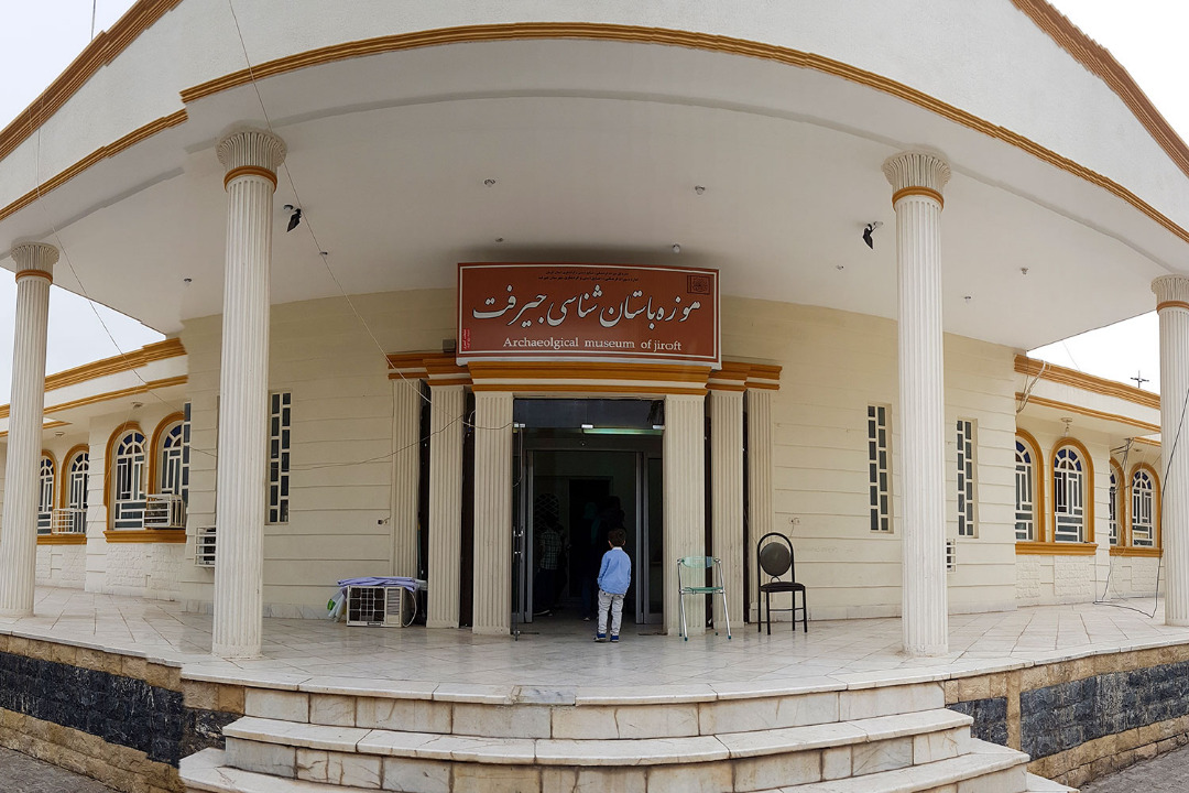 اتمام پروژه تجهیز سیستم روشنایی موزه باستانشناسی جیرفت اتمام پروژه تجهیز سیستم روشنایی موزه باستانشناسی جیرفت