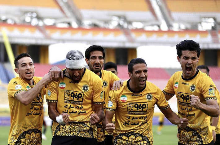 تیم فوتباتل سپاهان بازی هفته هفتم خود را با پیروزی پشت سر گذاشت تا به تنهایی در صدر جدول لیگ برتر قرار بگیرد.