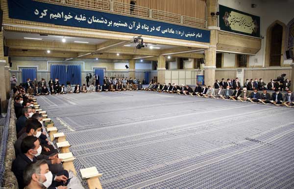 مراسم تلاوت و انس با قرآن کریم با حضور رهبر معظم انقلاب (+عکس) مراسم تلاوت و انس با قرآن کریم با حضور رهبر معظم انقلاب (+عکس)