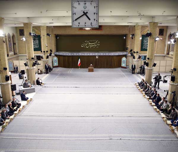 مراسم تلاوت و انس با قرآن کریم با حضور رهبر معظم انقلاب (+عکس) مراسم تلاوت و انس با قرآن کریم با حضور رهبر معظم انقلاب (+عکس)