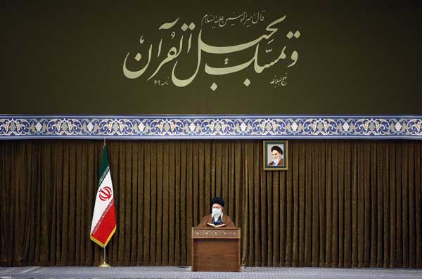 مراسم تلاوت و انس با قرآن کریم با حضور رهبر معظم انقلاب (+عکس) مراسم تلاوت و انس با قرآن کریم با حضور رهبر معظم انقلاب (+عکس)