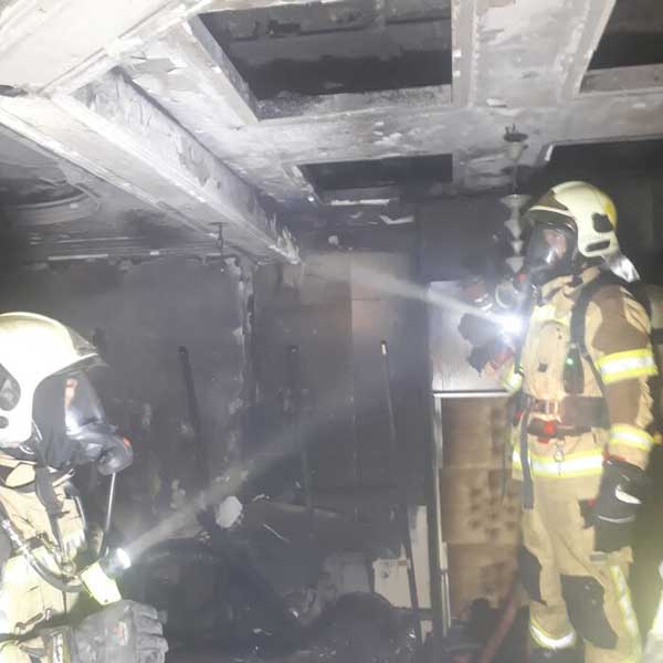 ساختمان مسکونی ۵ طبقه طعمه حریق شد (+عکس) ساختمان مسکونی ۵ طبقه طعمه حریق شد (+عکس)