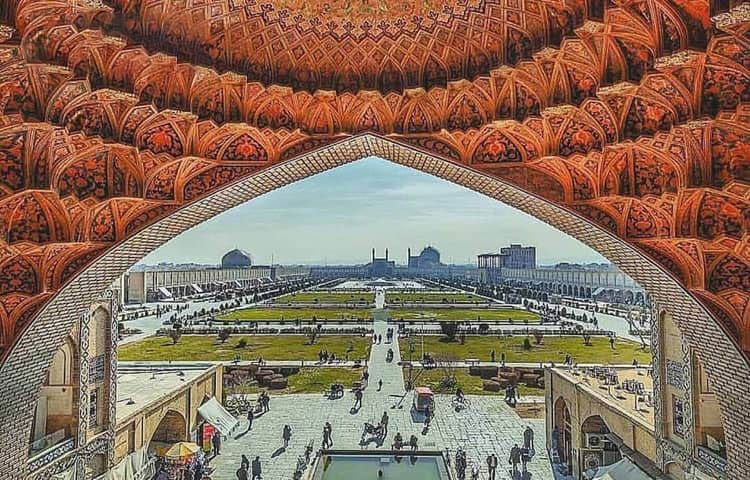 گشت گذار در دالان بازارهای تاریخی ایران گشت گذار در دالان بازارهای تاریخی ایران