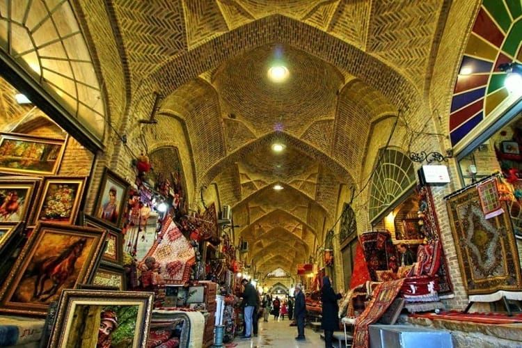 گشت گذار در دالان بازارهای تاریخی ایران گشت گذار در دالان بازارهای تاریخی ایران