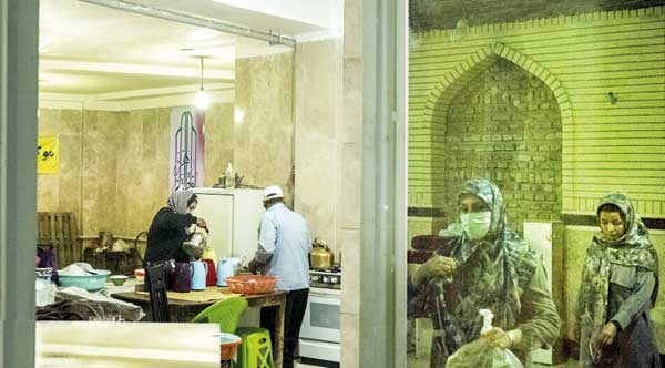 یک ایران سر سفره رمضان (+عکس) یک ایران سر سفره رمضان (+عکس)
