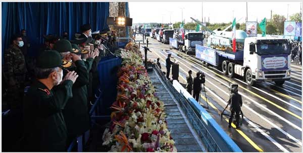 ارتش ایران پهپادهای جدید به نمایش گذاشت +عکس