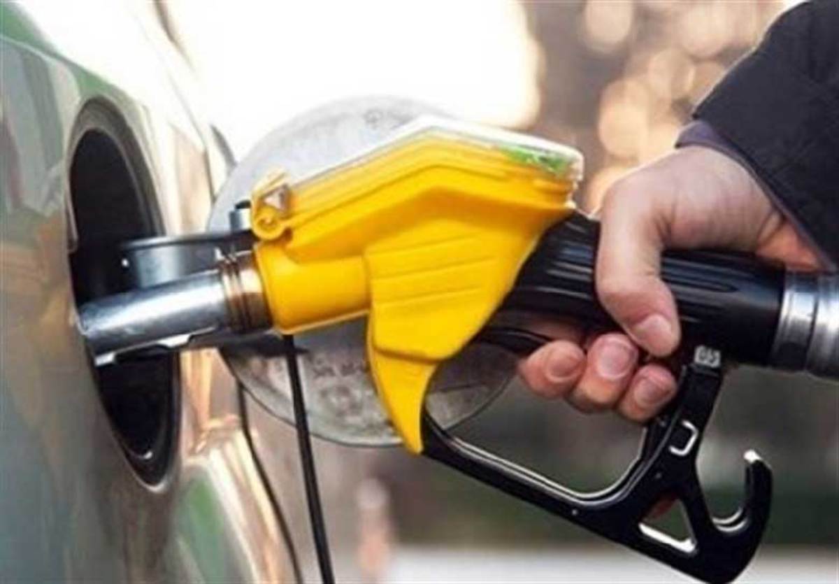در روز شنبه (سوم دی‌ماه) ۱۱۶ میلیون لیتر بنزین در کشور مصرف شد که عدد بسیار بزرگی برای فصل زمستان است و در واقع یک رکوردشکنی تابستانه مصرف بنزین در شروع زمستان به ثبت رسیده است.