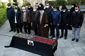 گزارش تصویری | اقامه نماز رهبر انقلاب بر پیکر دکتر عباس شیبانی