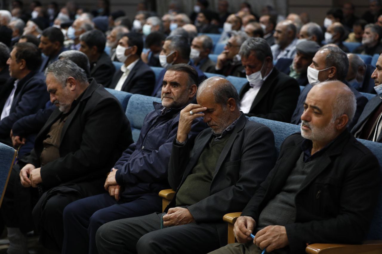 دولت براي حل مشکلات مردم مصمم است و در اين راستا تمام توان خود را بهکار گرفته است دولت براي حل مشکلات مردم مصمم است و در اين راستا تمام توان خود را بهکار گرفته است