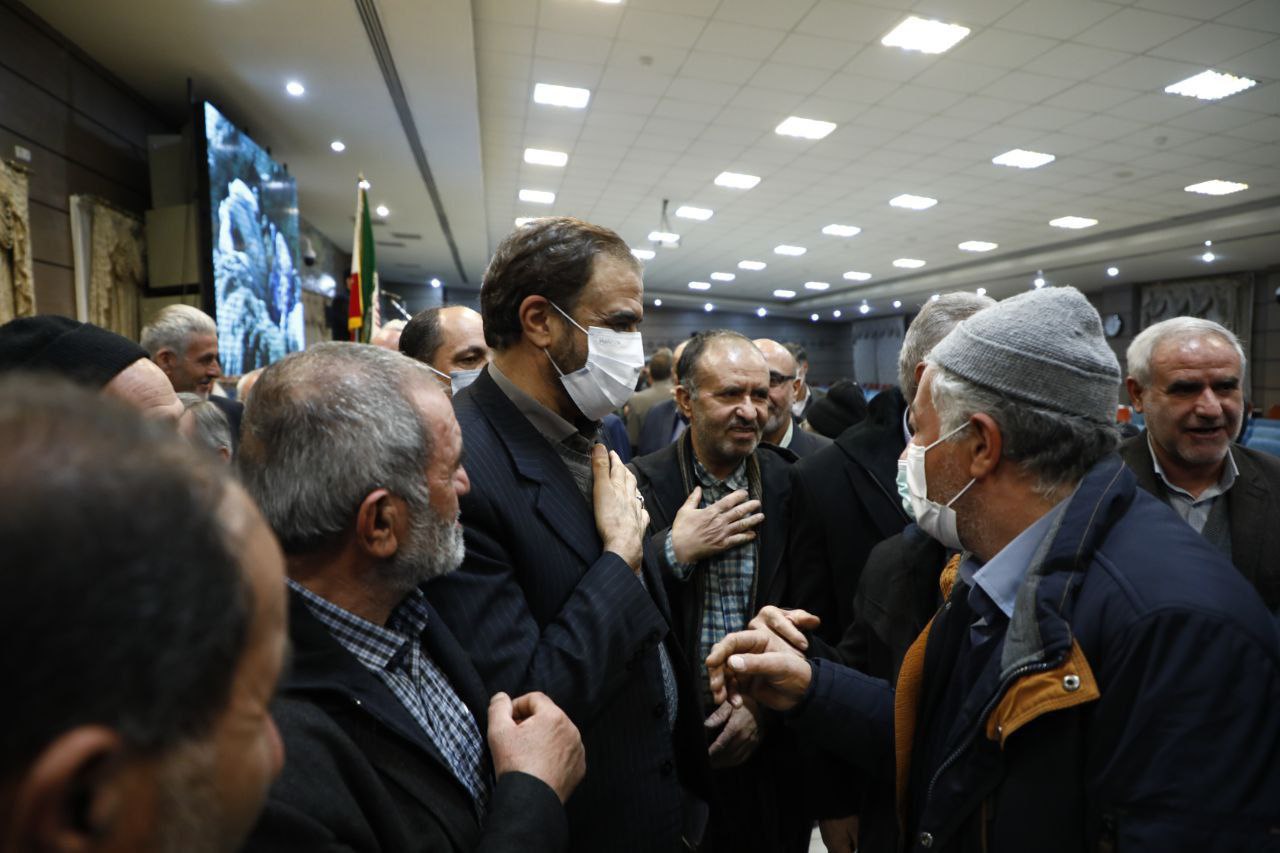 دولت براي حل مشکلات مردم مصمم است و در اين راستا تمام توان خود را بهکار گرفته است دولت براي حل مشکلات مردم مصمم است و در اين راستا تمام توان خود را بهکار گرفته است