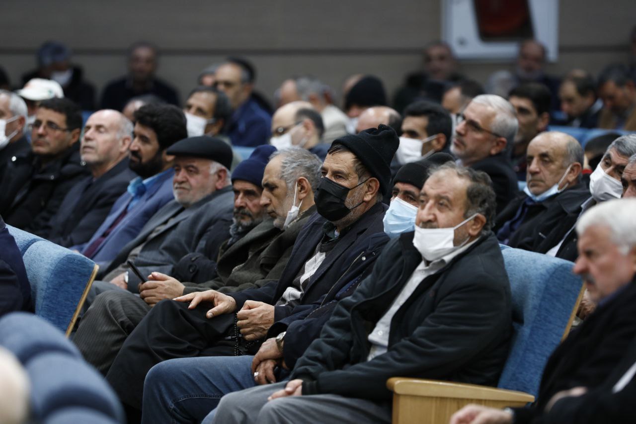 دولت براي حل مشکلات مردم مصمم است و در اين راستا تمام توان خود را بهکار گرفته است دولت براي حل مشکلات مردم مصمم است و در اين راستا تمام توان خود را بهکار گرفته است