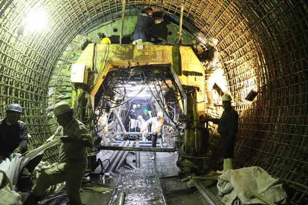 رویای نجات دریاچه با یک تونل | وعدههایی که ارومیه را میخکشاند رویای نجات دریاچه با یک تونل | وعدههایی که ارومیه را میخکشاند