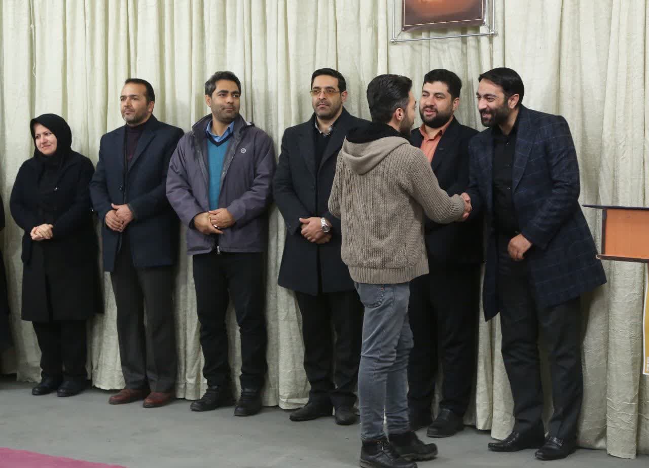 برگزاری پانردهمین جشنواره هنرهای تجسمی فجر در نگار خانه اداره کل فرهنگ و ارشاد اسلامی استان چهار محال و بختیاری