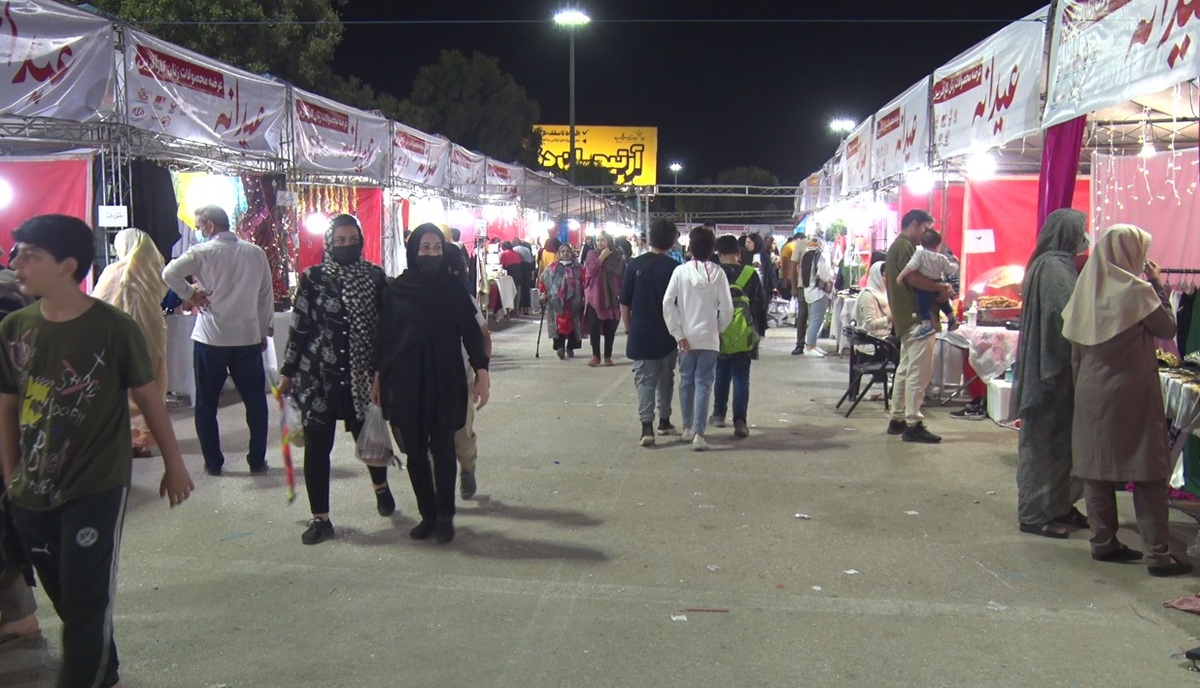 نمایشگاه عیدانه در بوستان غدیر بندرعباس گشایش یافت.