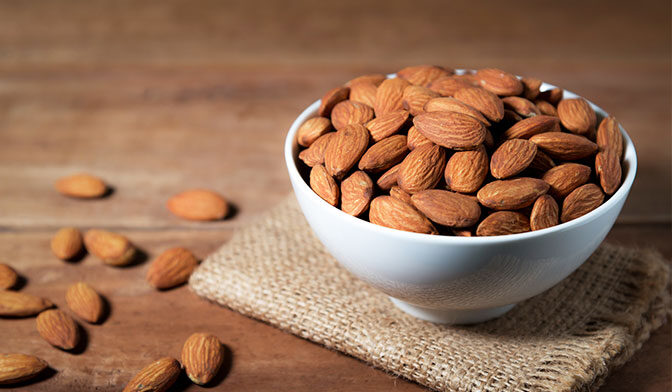 بیش از ۵۰ خاصیت شگفتانگیز و فواید بادام برای سلامت قلب، پوست و مو بیش از ۵۰ خاصیت شگفتانگیز و فواید بادام برای سلامت قلب، پوست و مو